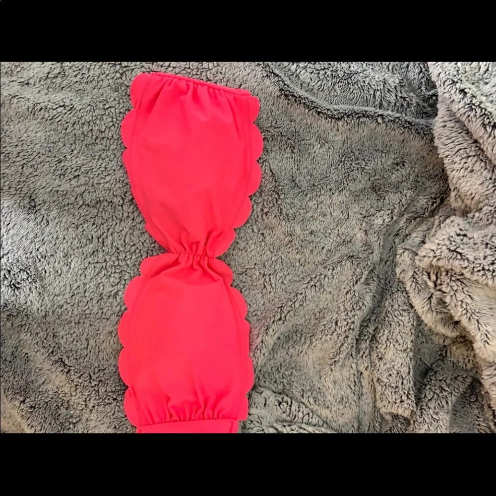 Women’s strapless bathing suit top